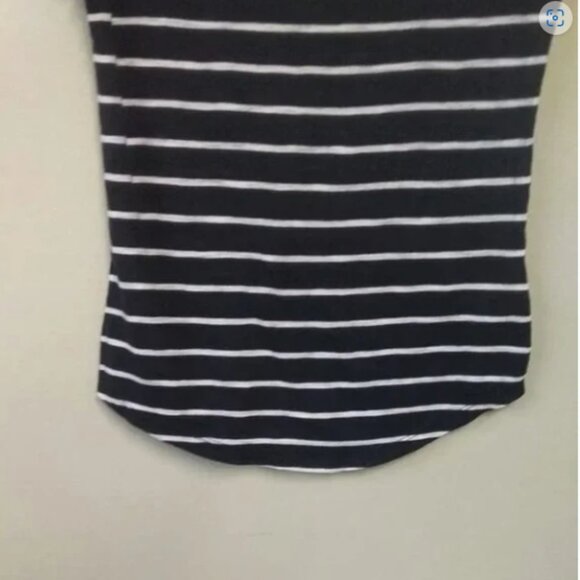 SO Perfect Scoop Striped Top Size Medium - Picture 3 of 8